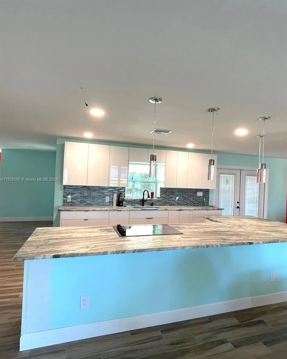 158 DOW LN