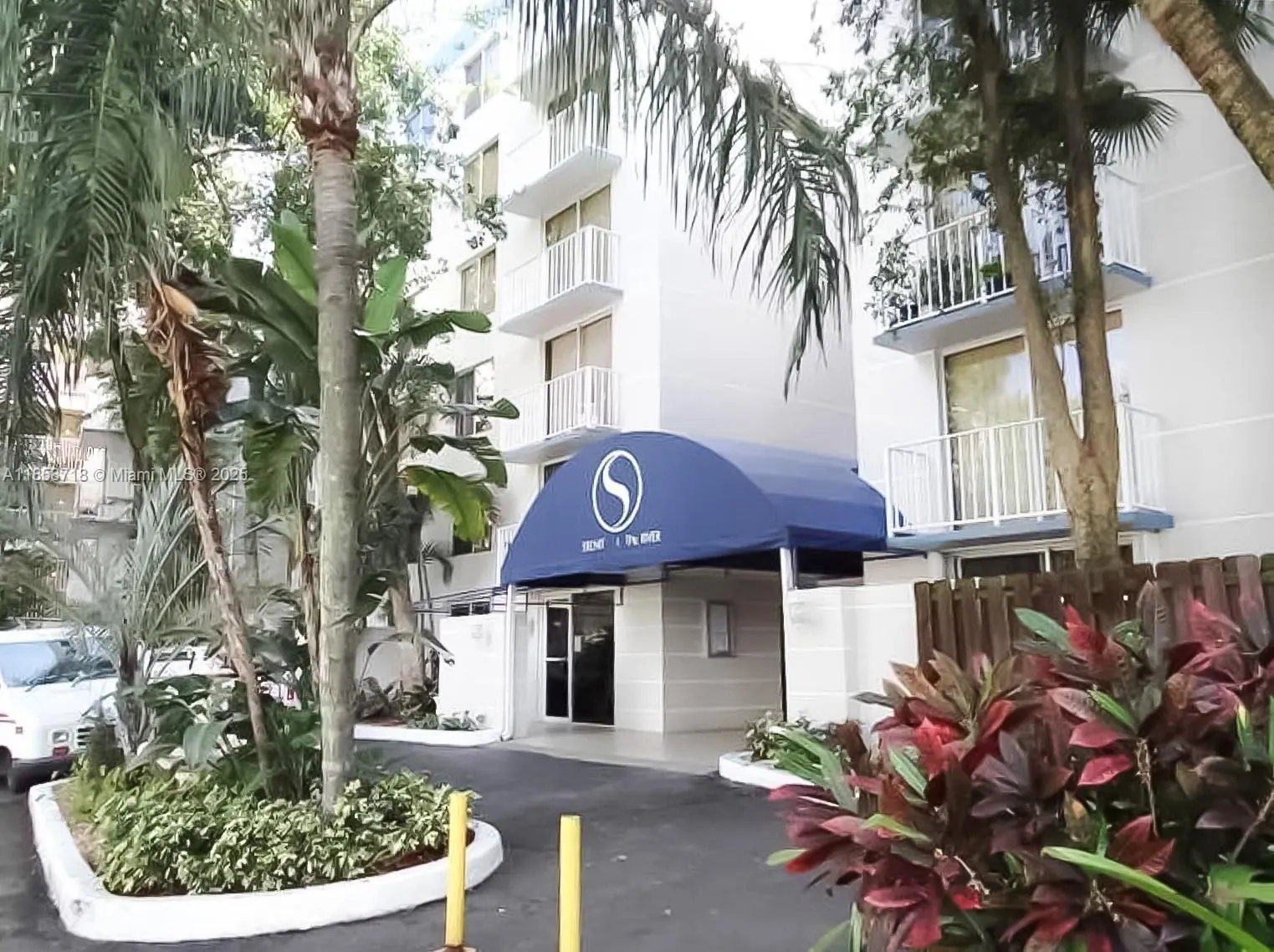 1740 NW N River Dr, #323