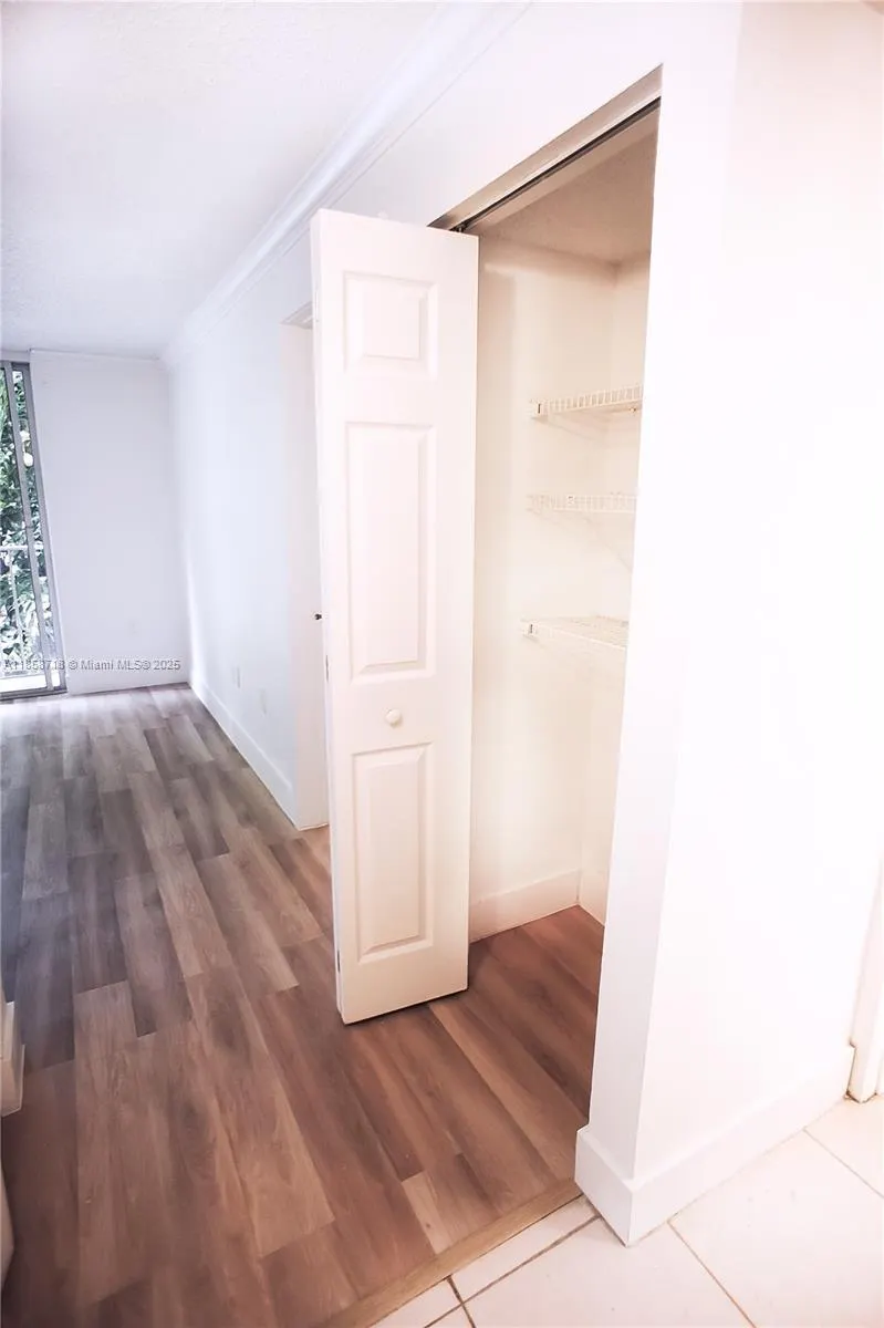1740 NW N River Dr, #323