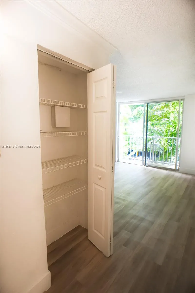 1740 NW N River Dr, #323
