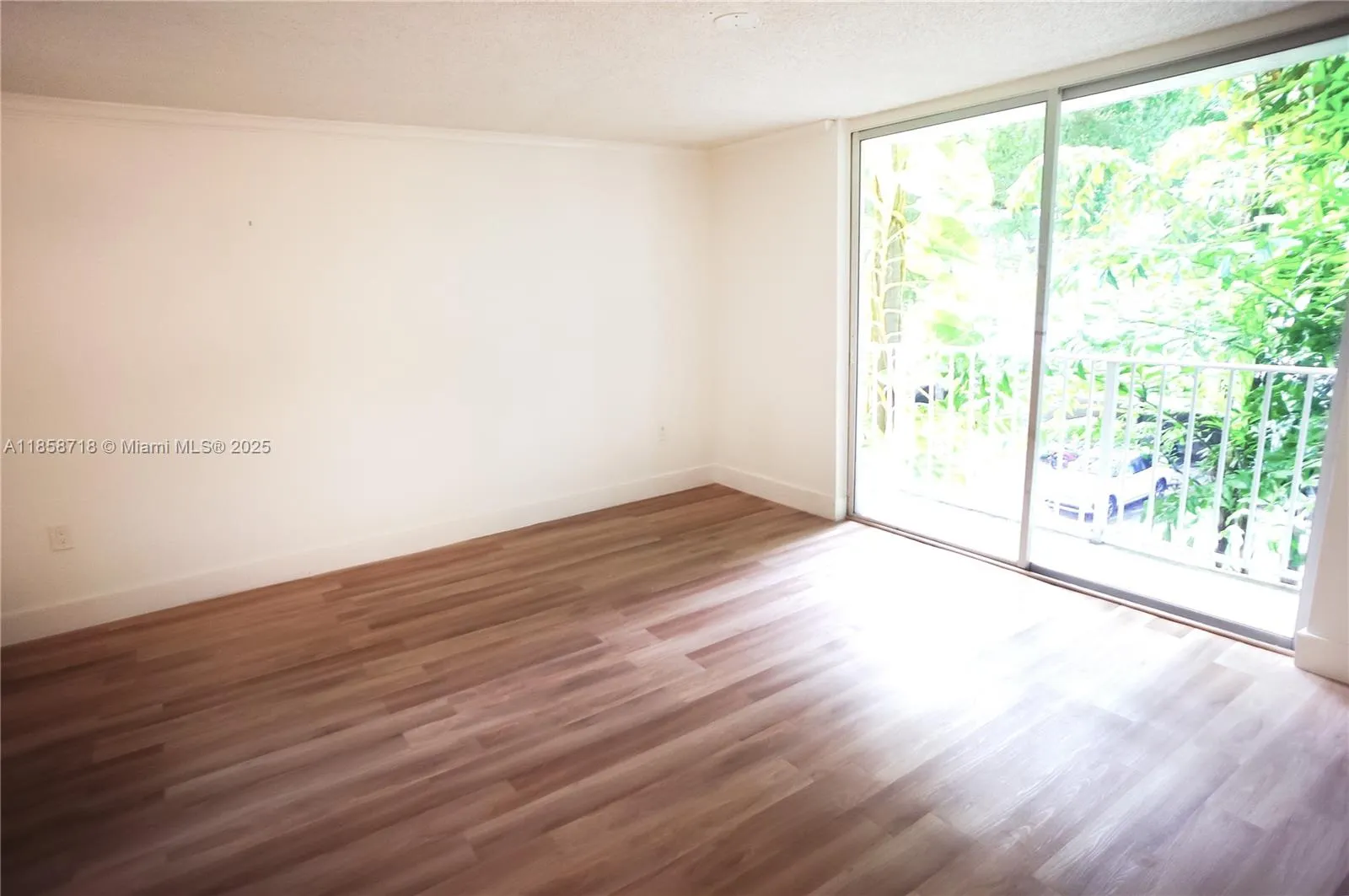 1740 NW N River Dr, #323