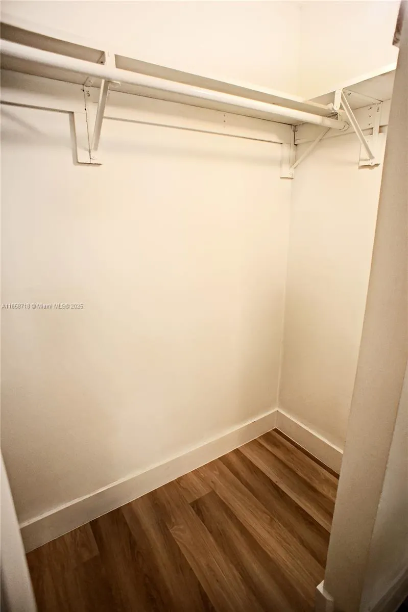1740 NW N River Dr, #323
