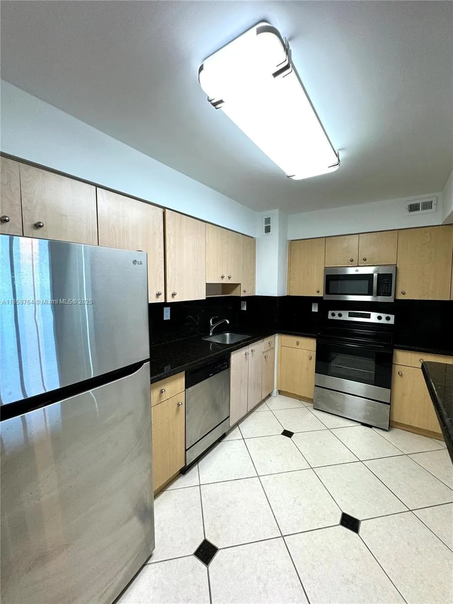 9195 Collins Ave, #801