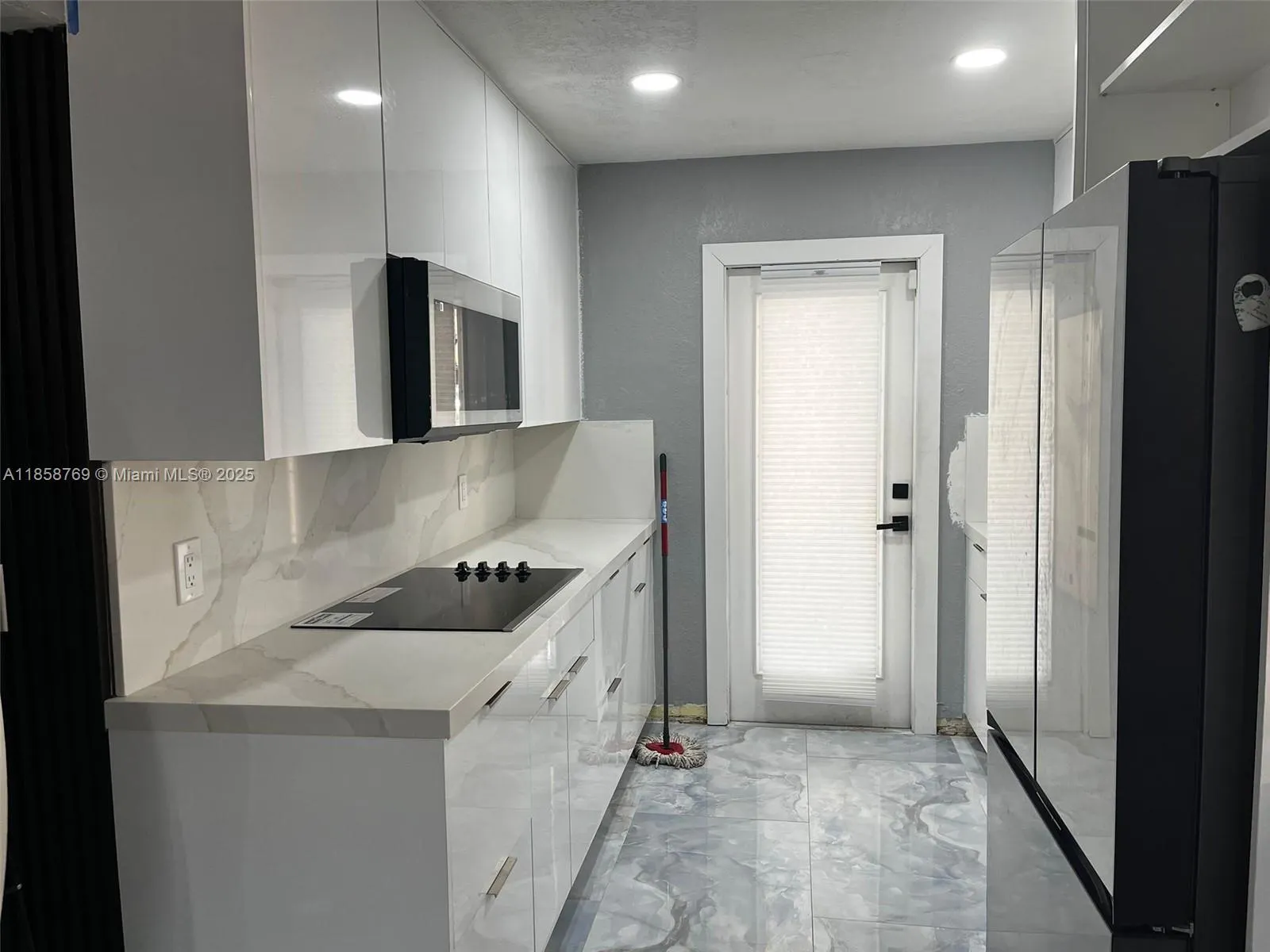 250 W 14 Street