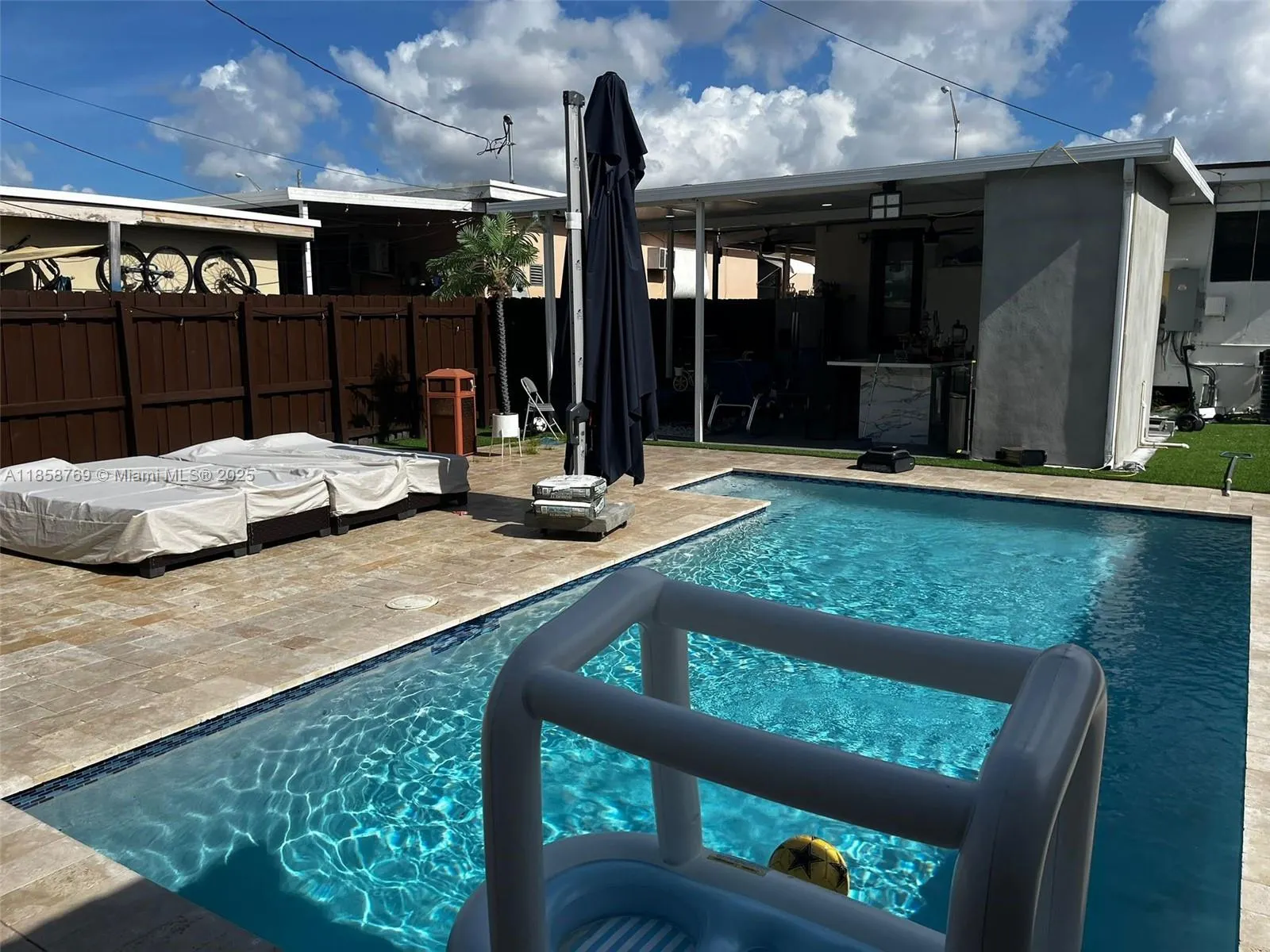 250 W 14 Street