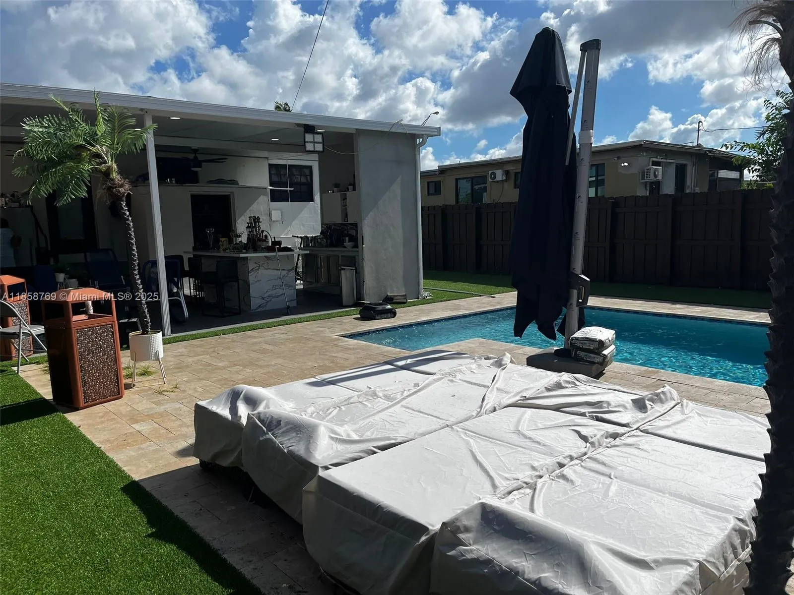 250 W 14 Street