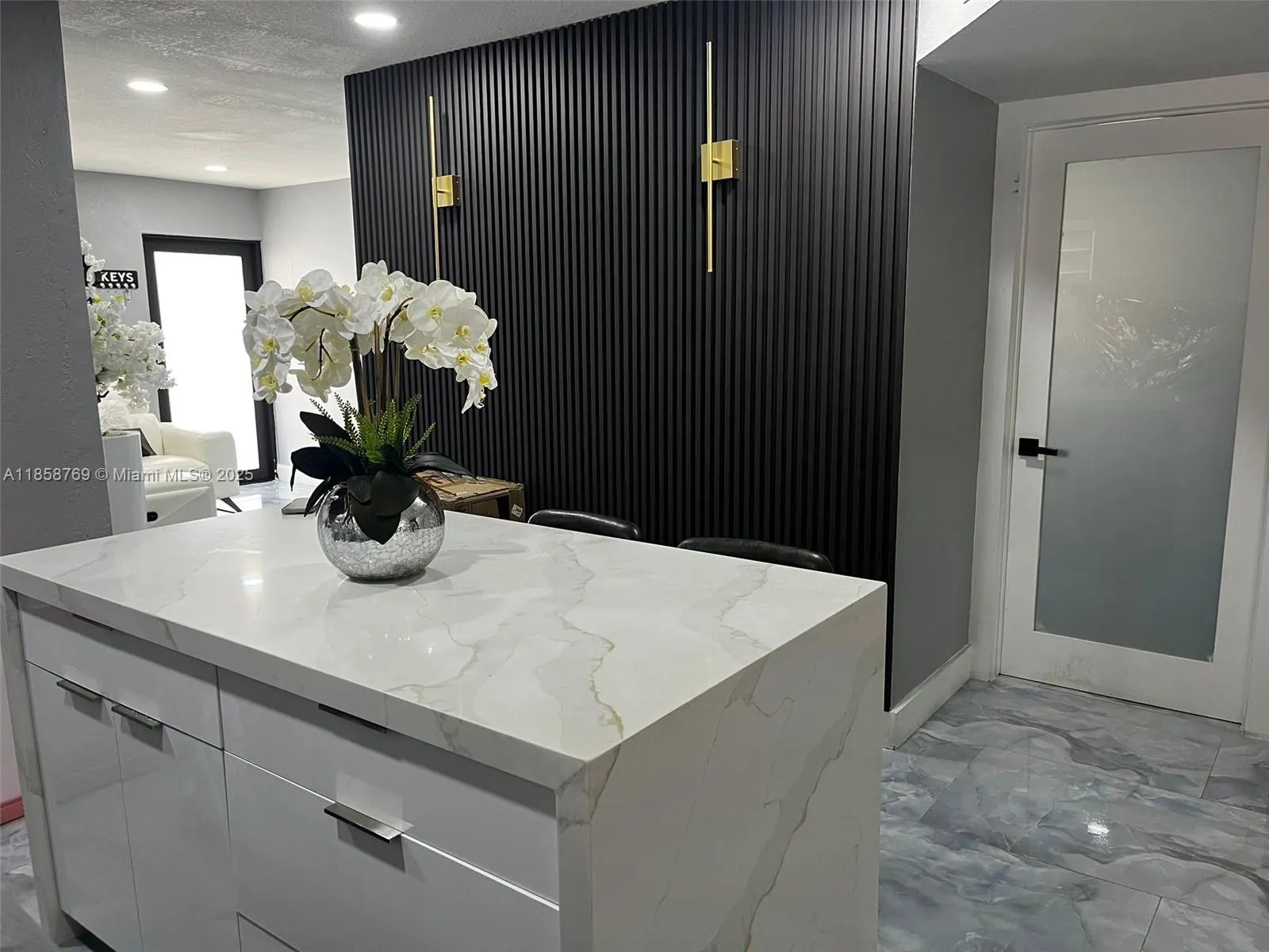 250 W 14 Street