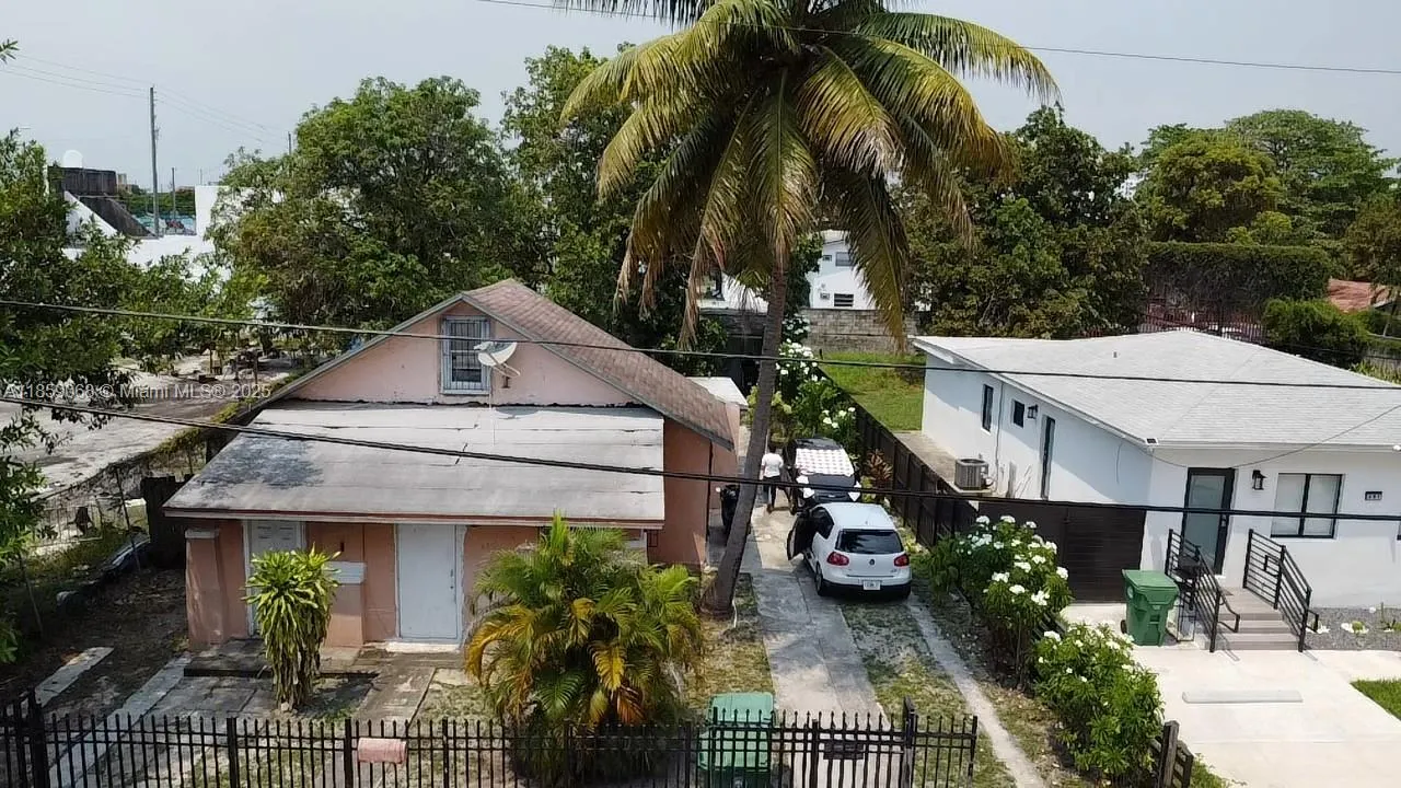 683 NW 30th St