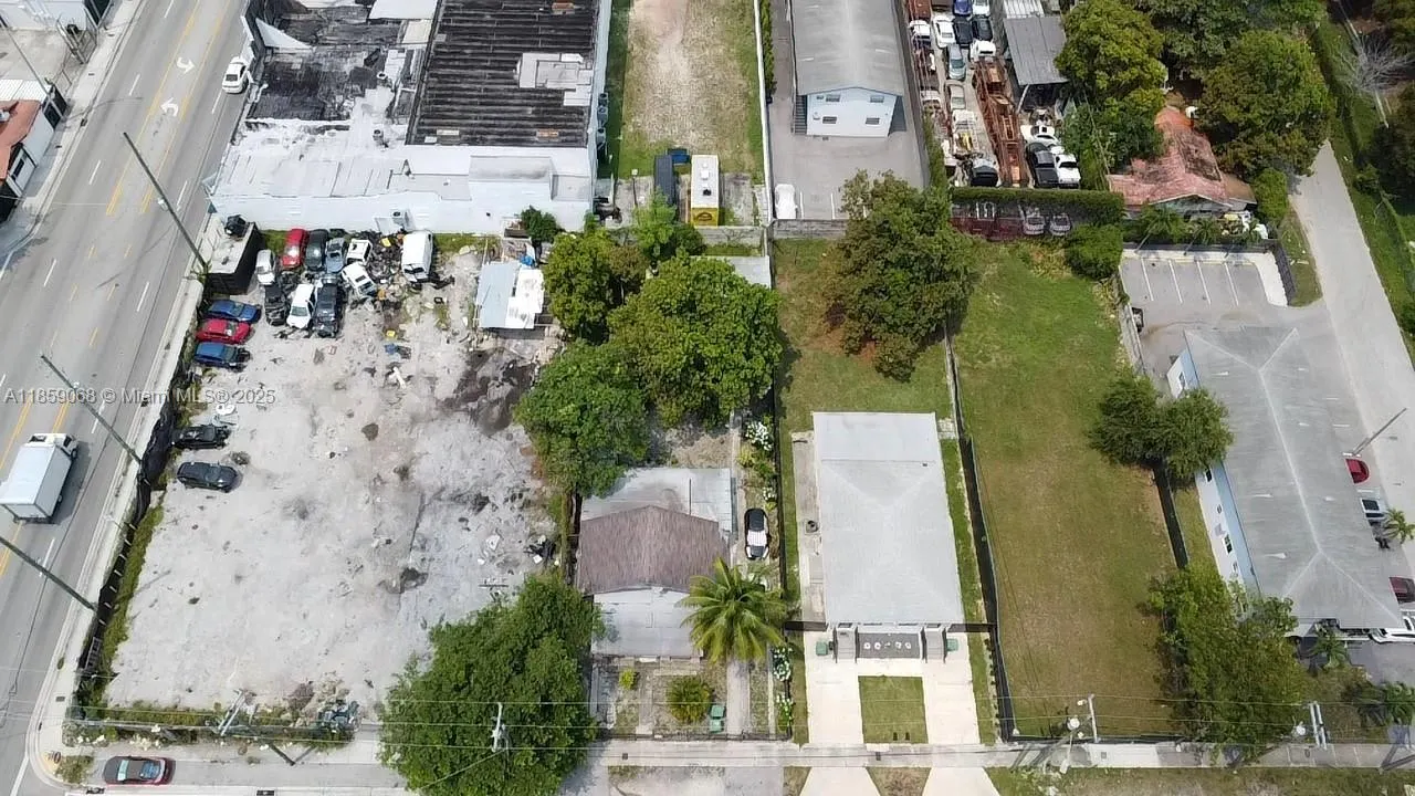 683 NW 30th St