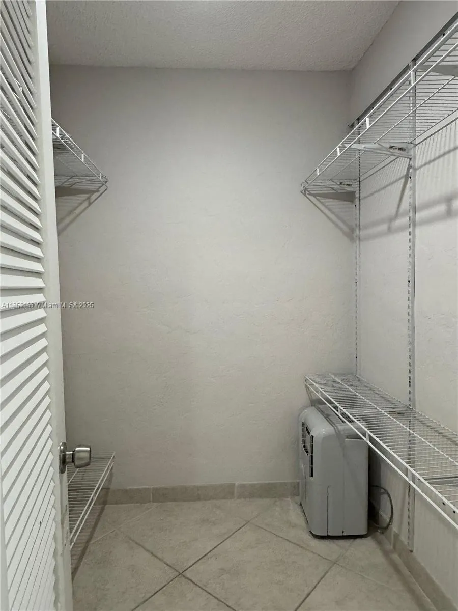 5825 Collins Ave, #7K
