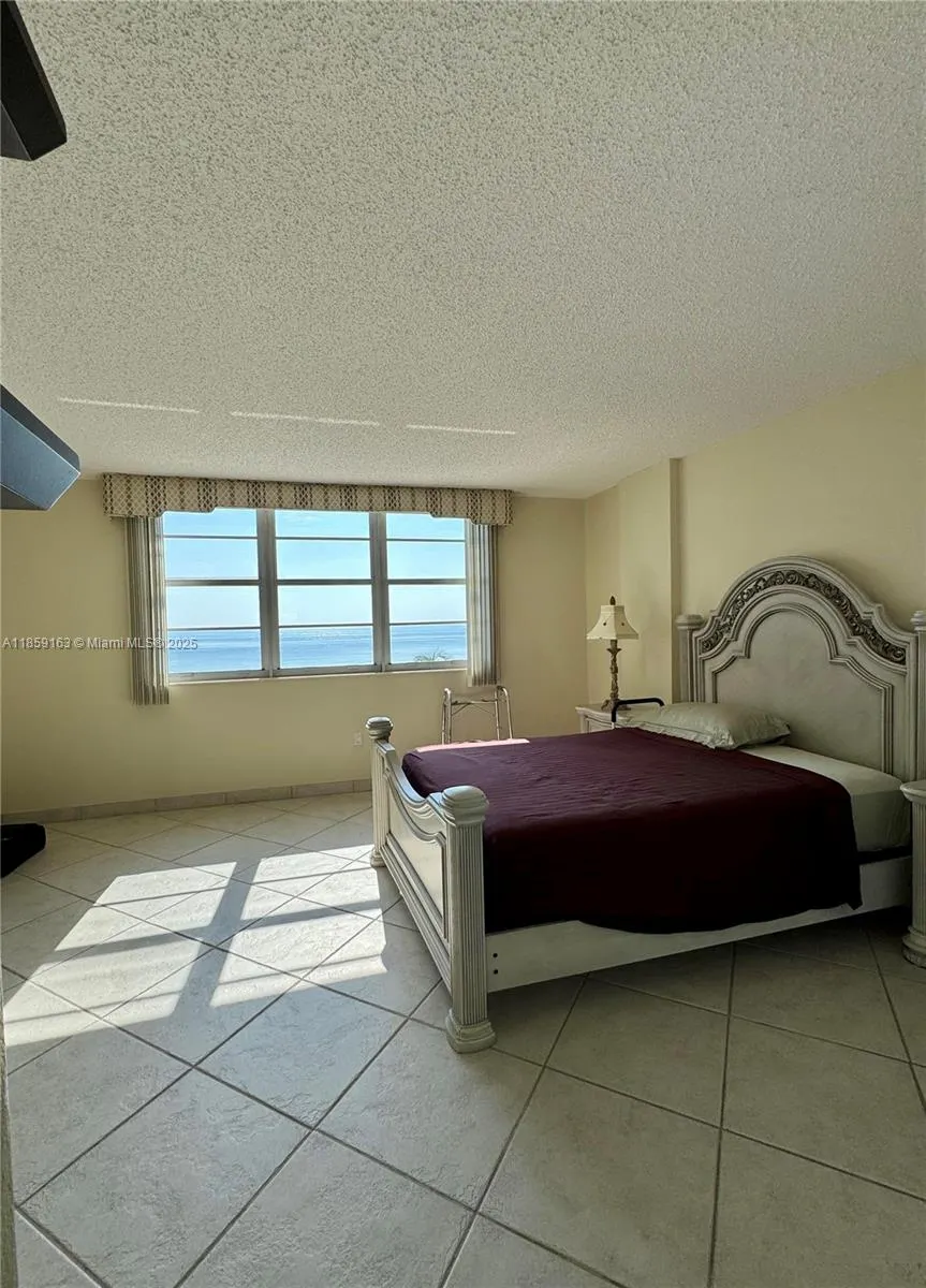 5825 Collins Ave, #7K