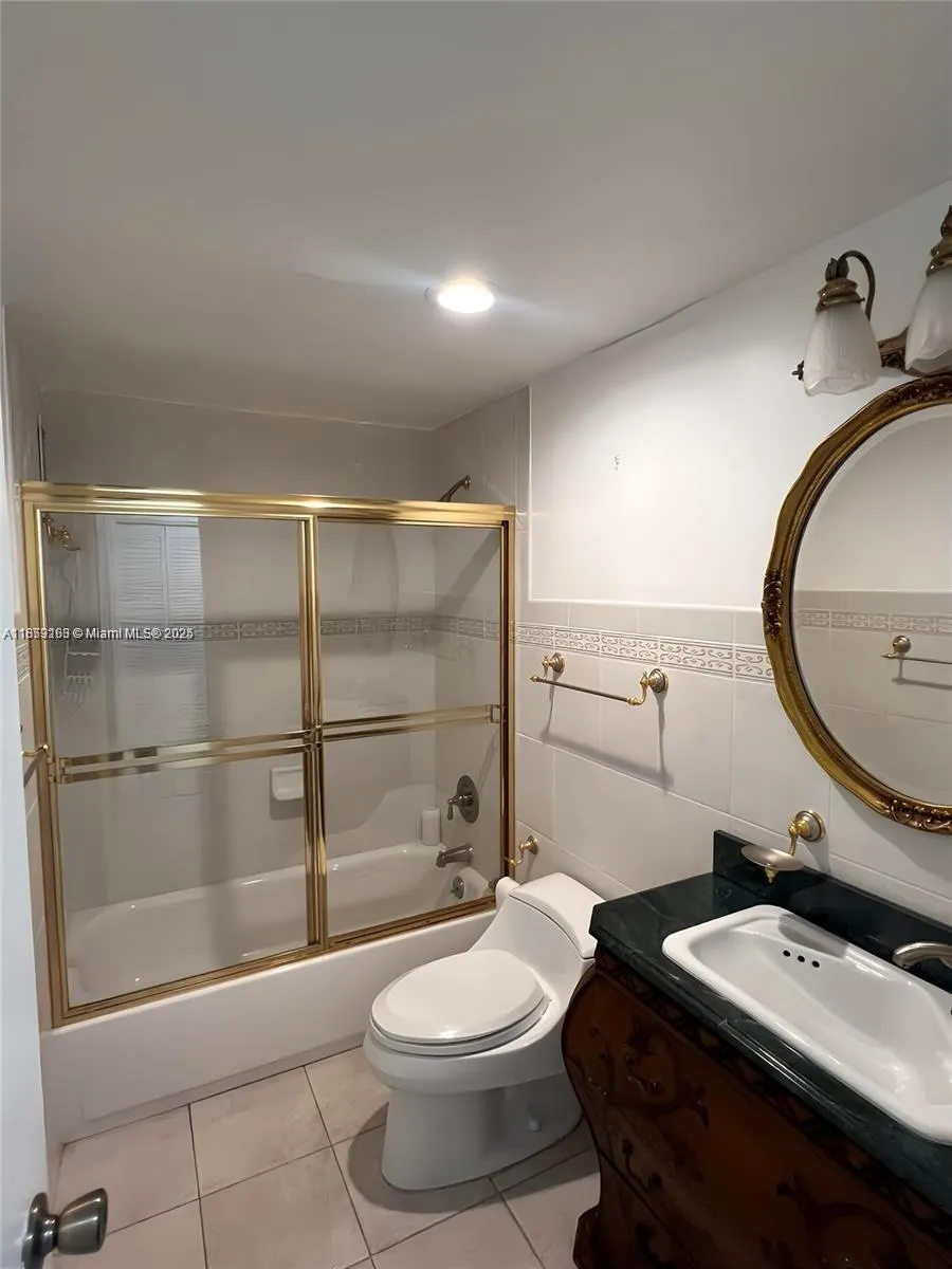 5825 Collins Ave, #7K