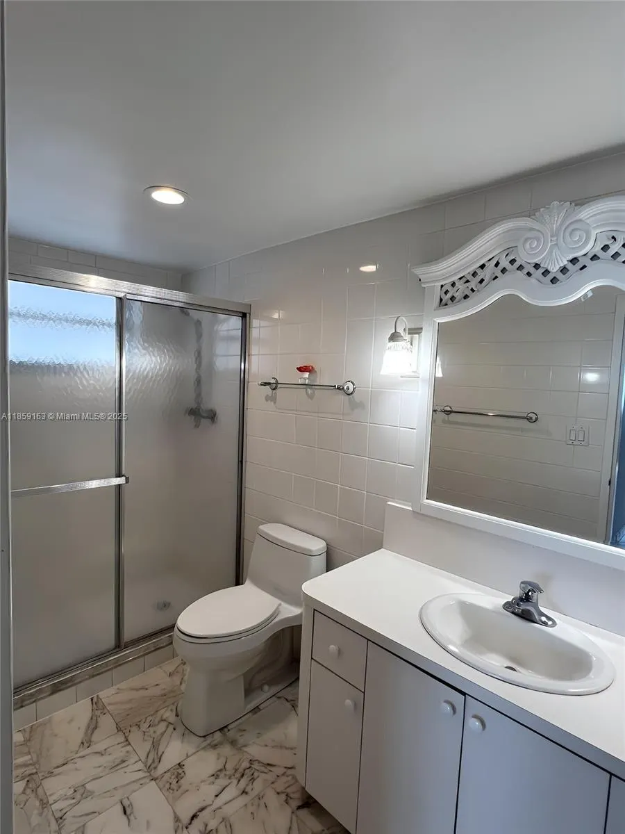 5825 Collins Ave, #7K