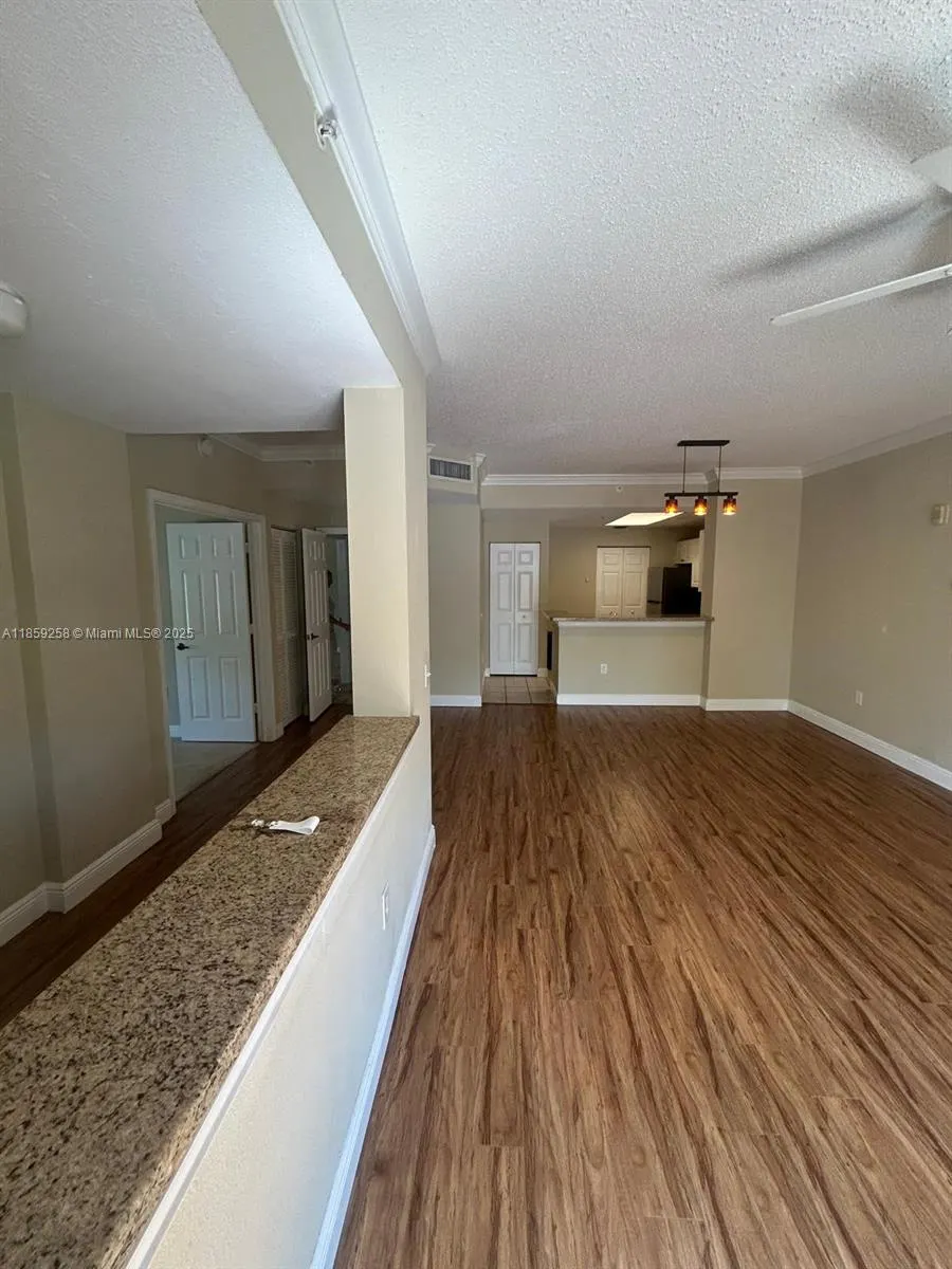 2809 Amalei Dr, #102