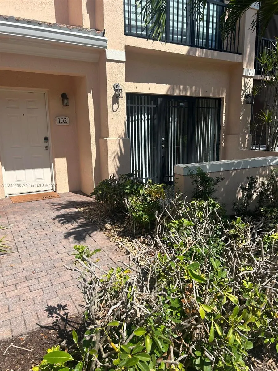 2809 Amalei Dr, #102