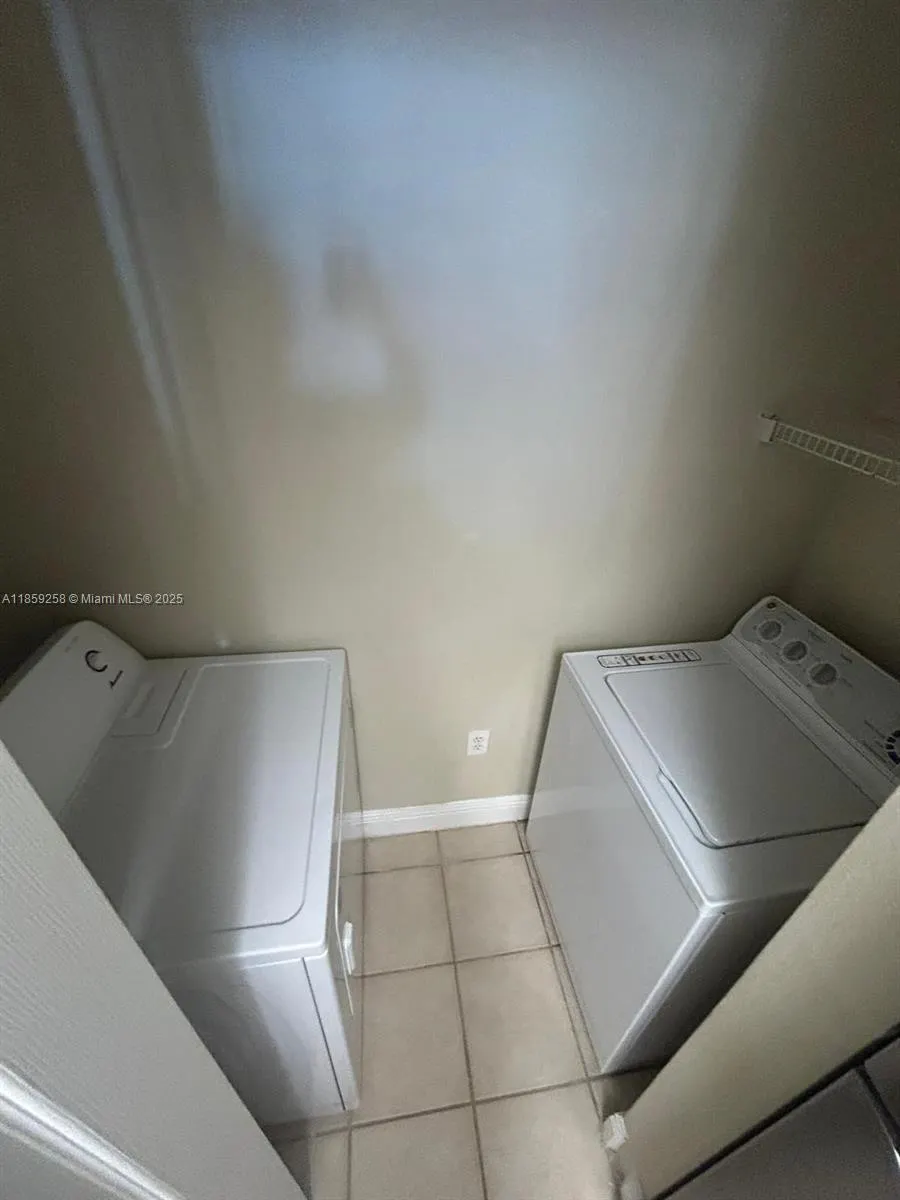 2809 Amalei Dr, #102