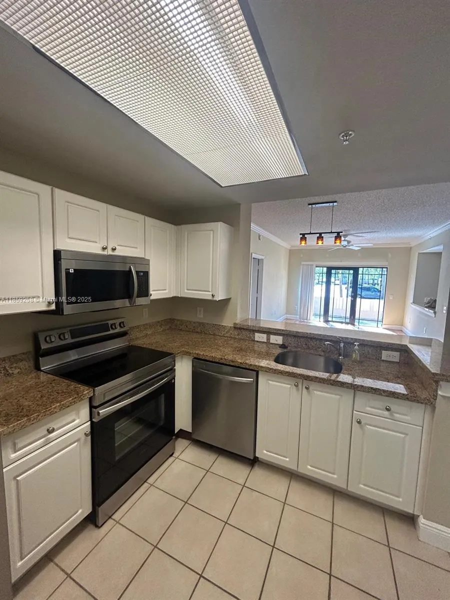 2809 Amalei Dr, #102