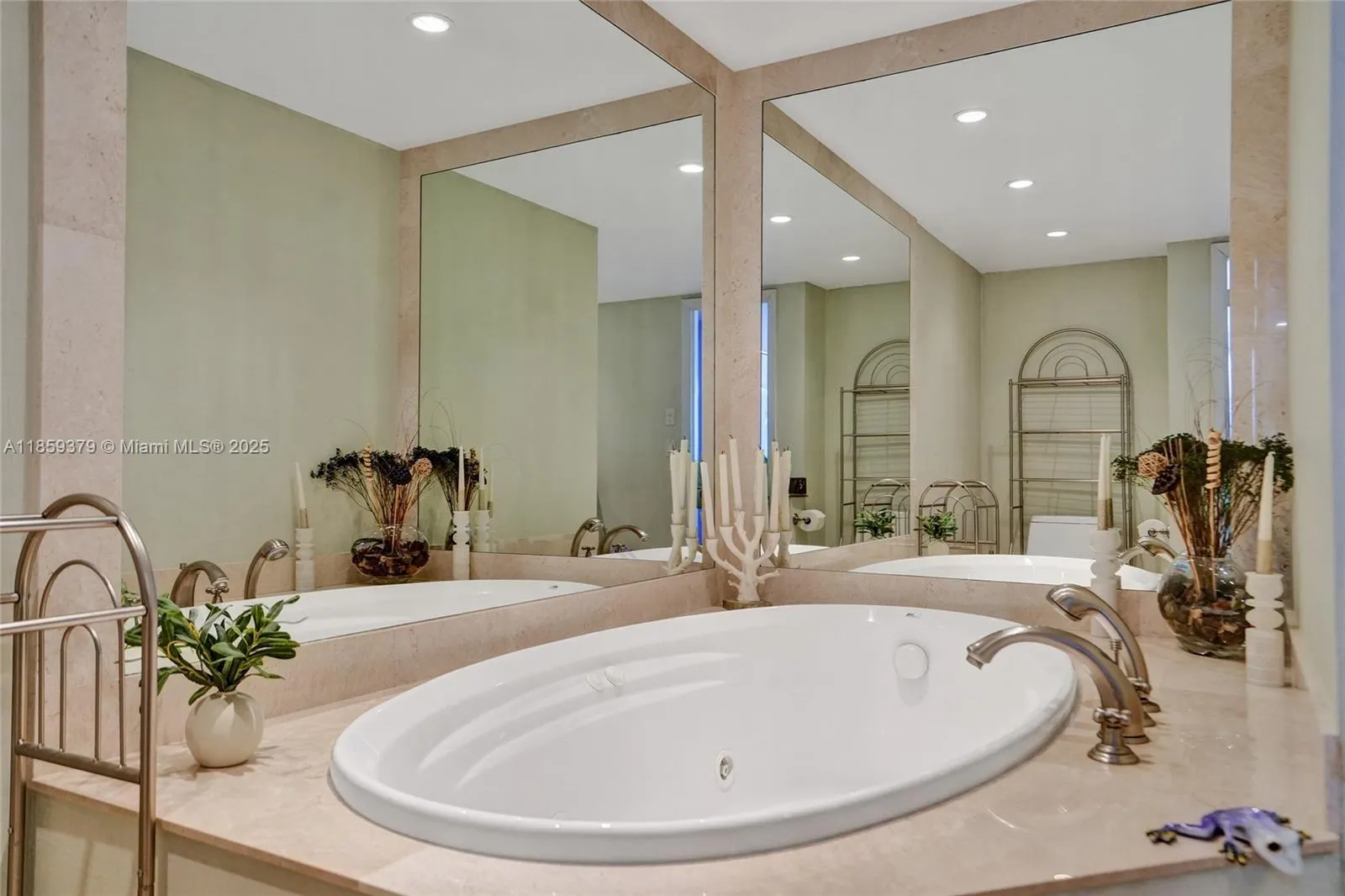1833 S Ocean Dr, #1402