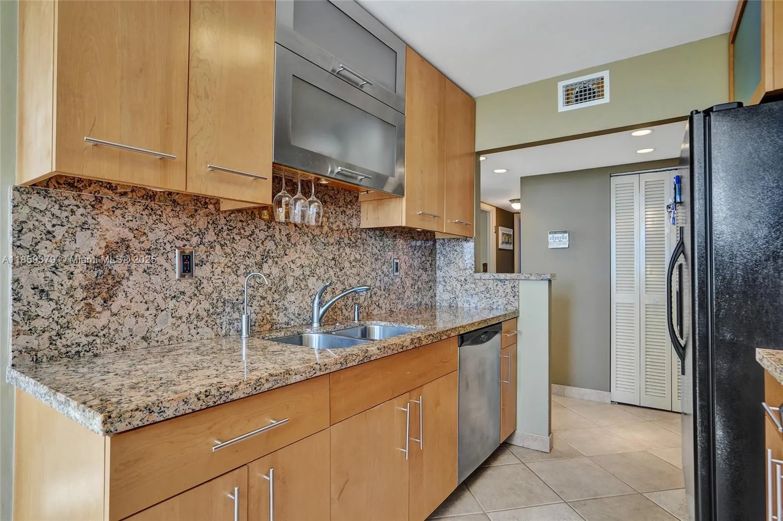 1833 S Ocean Dr, #1402