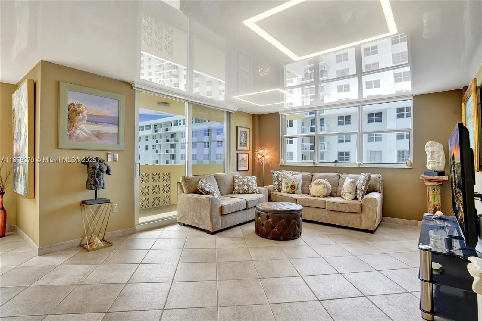 1833 S Ocean Dr, #1402