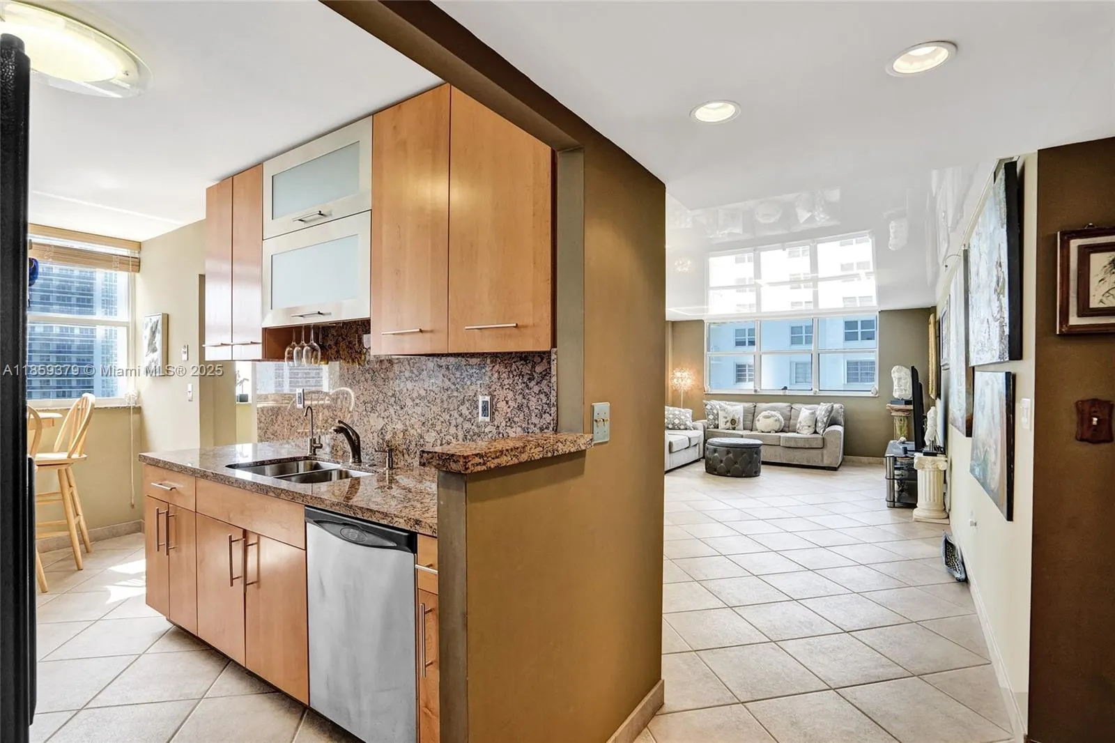 1833 S Ocean Dr, #1402