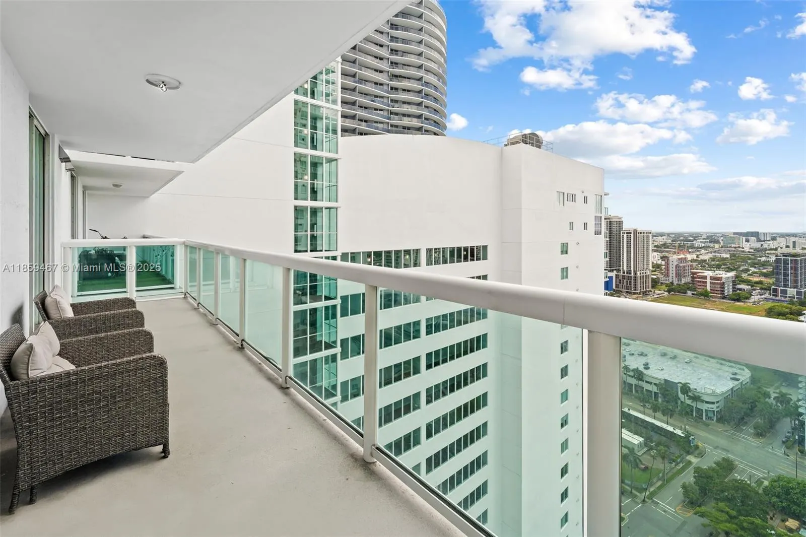 1800 N Bayshore Dr, #3704