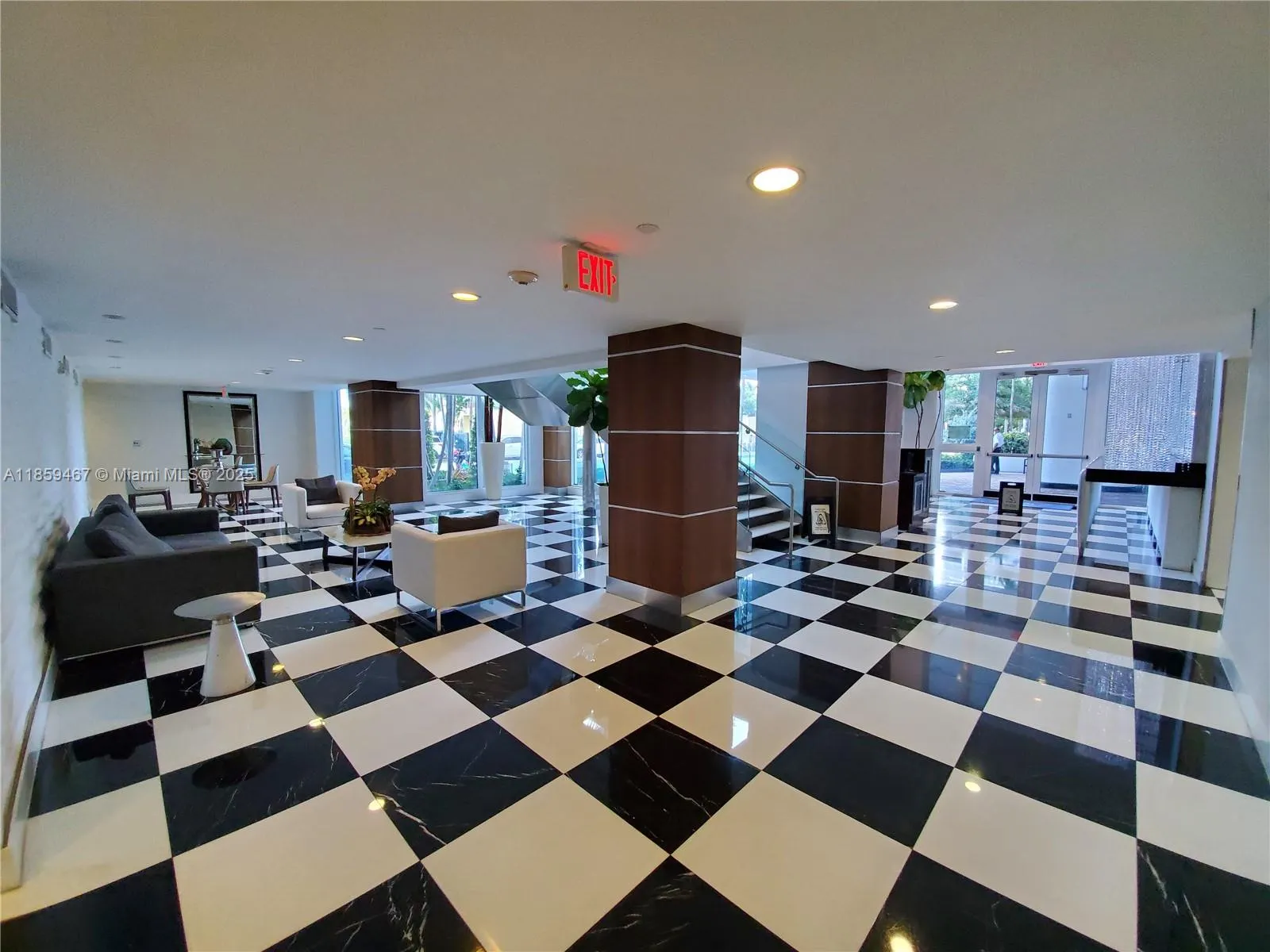 1800 N Bayshore Dr, #3704