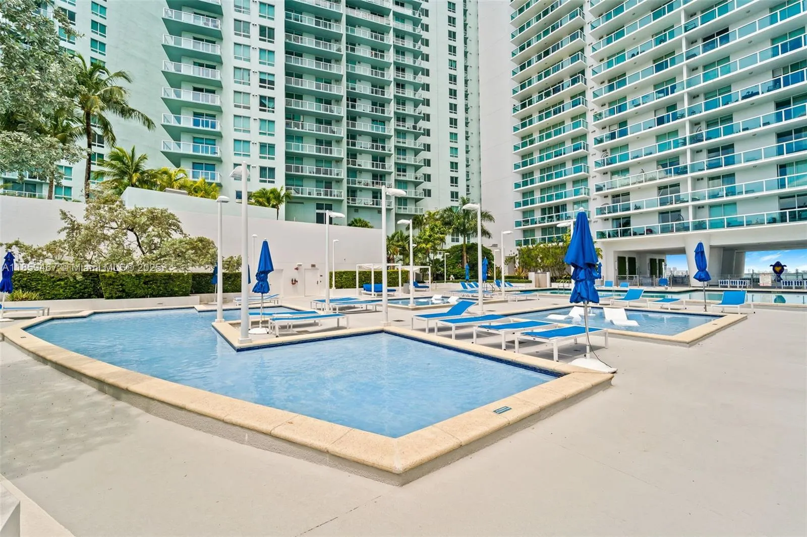 1800 N Bayshore Dr, #3704
