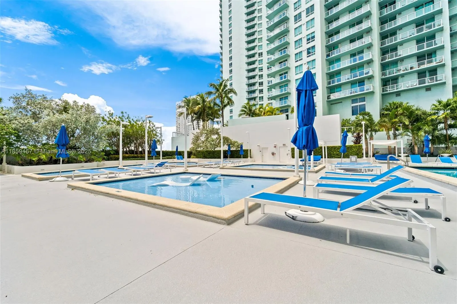 1800 N Bayshore Dr, #3704