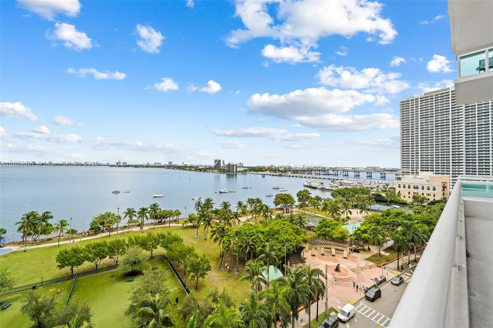 1800 N Bayshore Dr, #3704