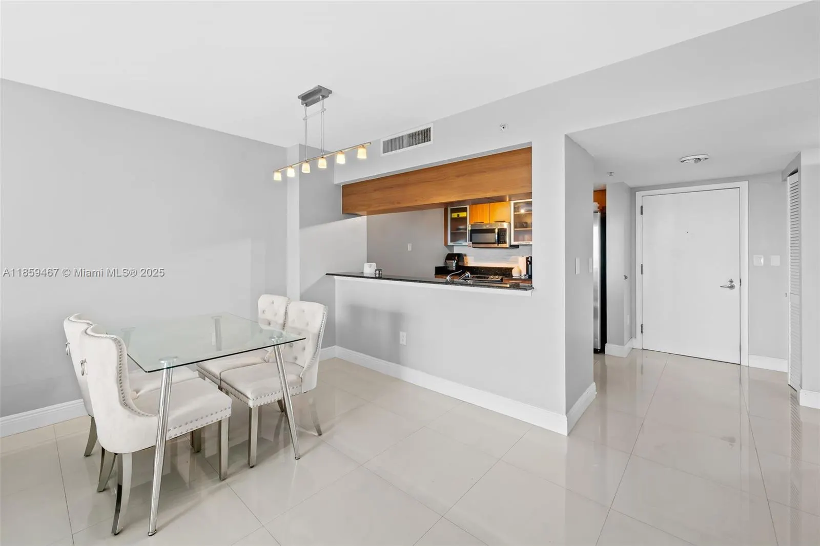 1800 N Bayshore Dr, #3704