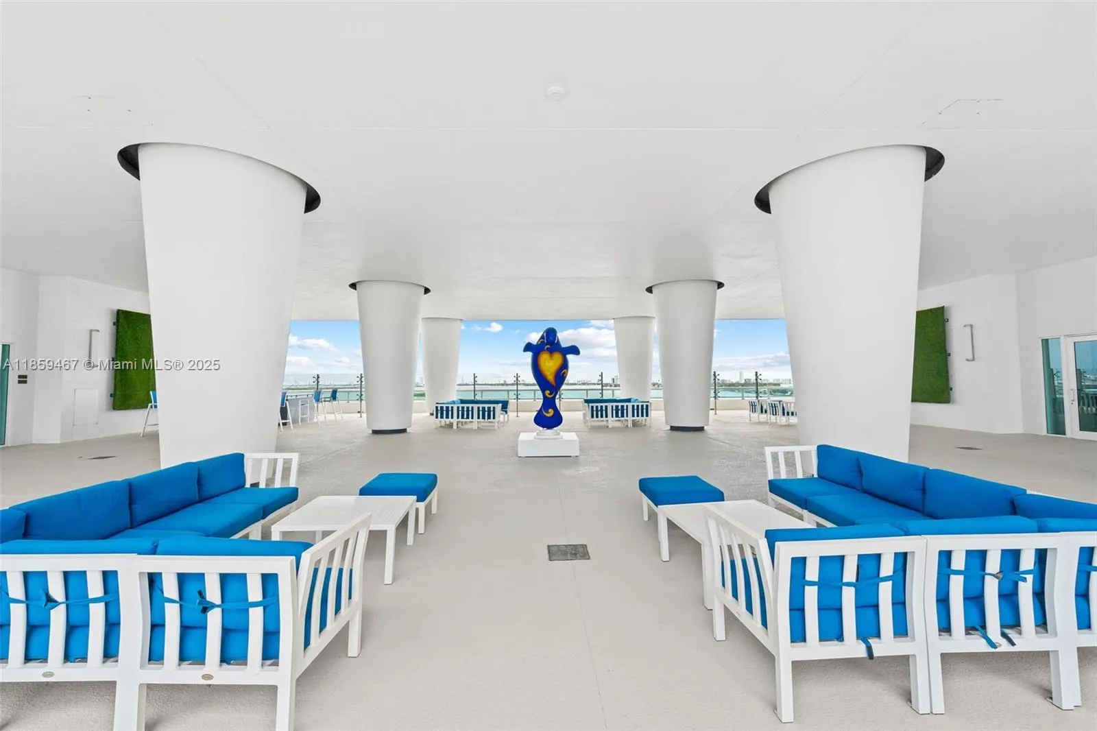 1800 N Bayshore Dr, #3704