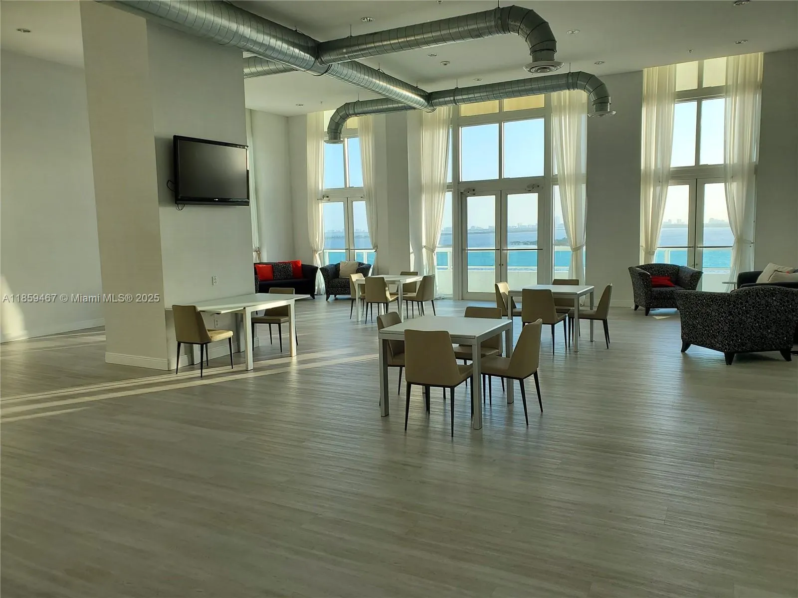 1800 N Bayshore Dr, #3704