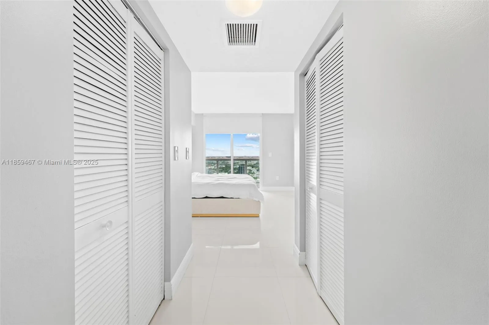 1800 N Bayshore Dr, #3704