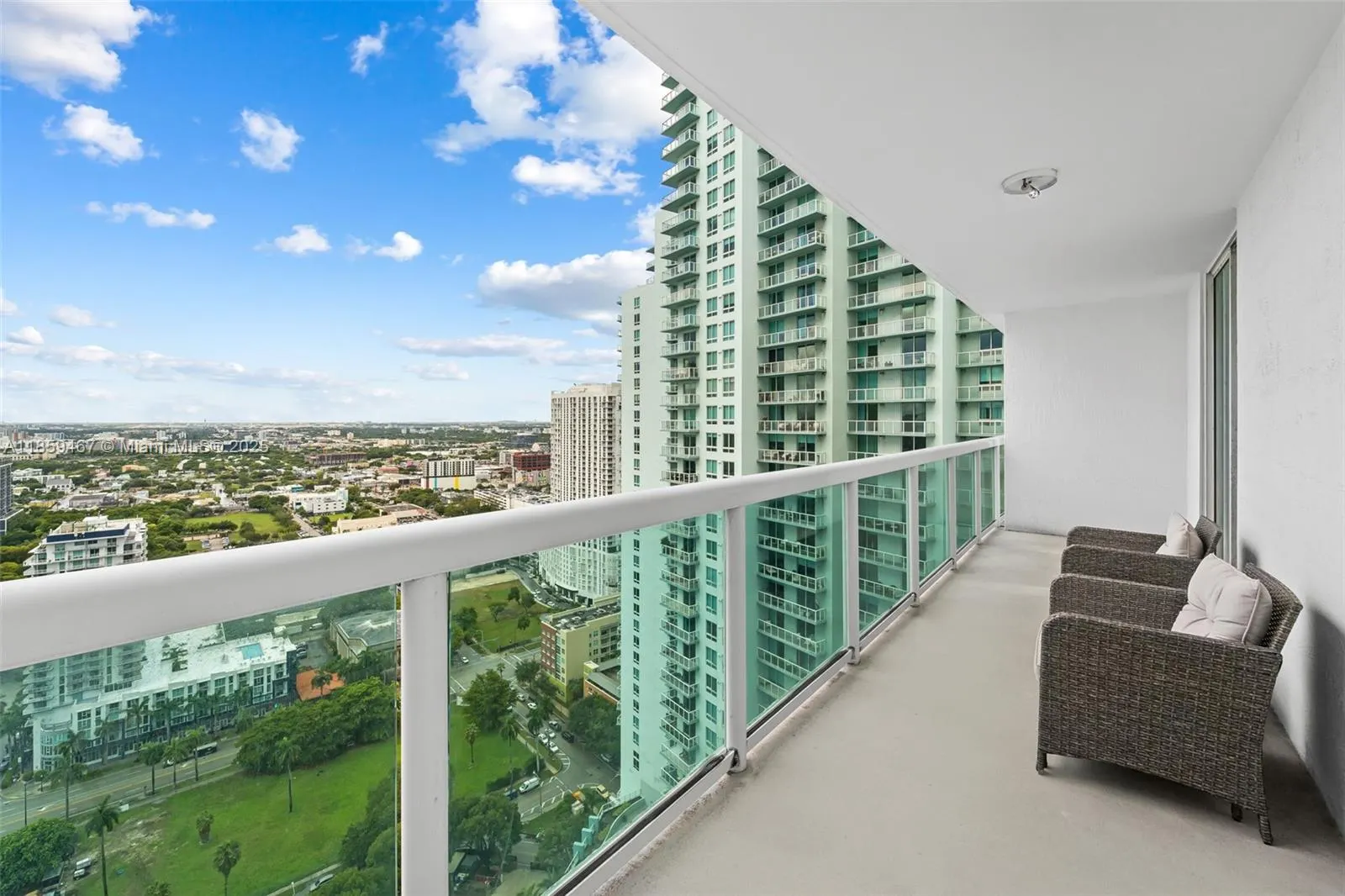 1800 N Bayshore Dr, #3704
