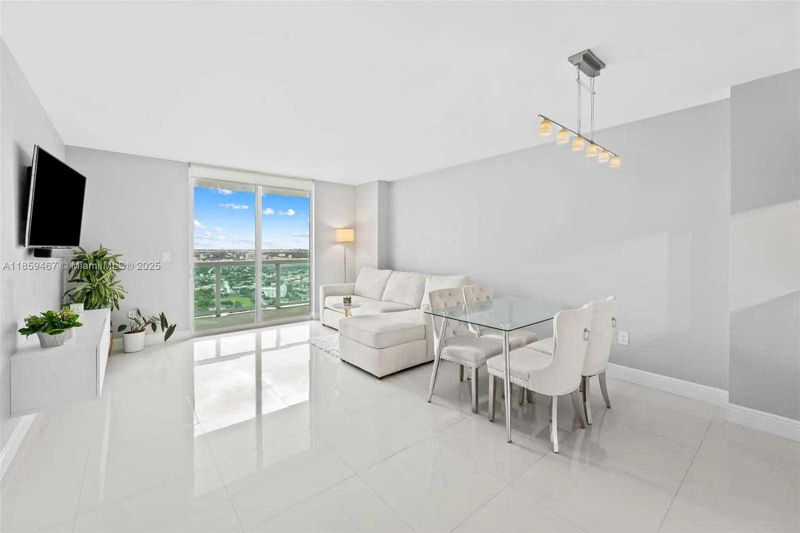 1800 N Bayshore Dr, #3704