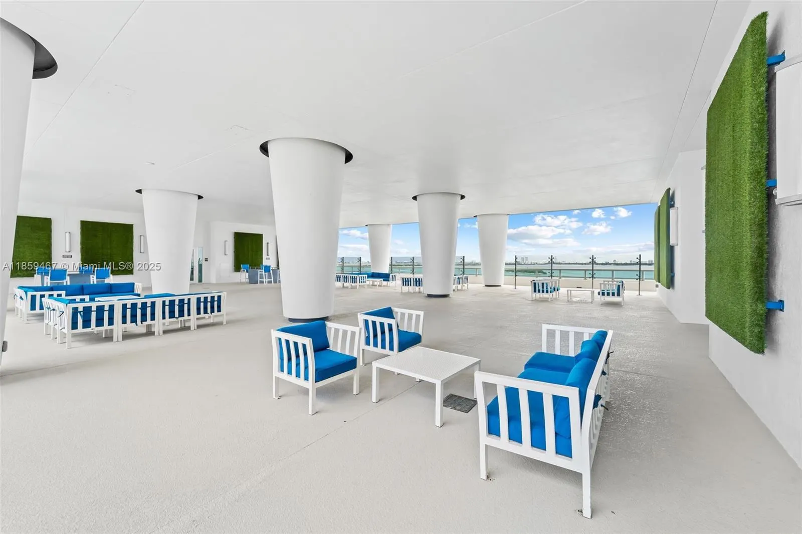 1800 N Bayshore Dr, #3704