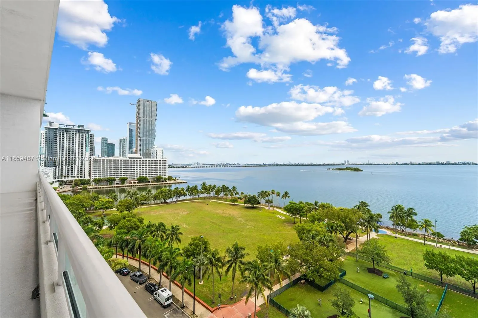 1800 N Bayshore Dr, #3704