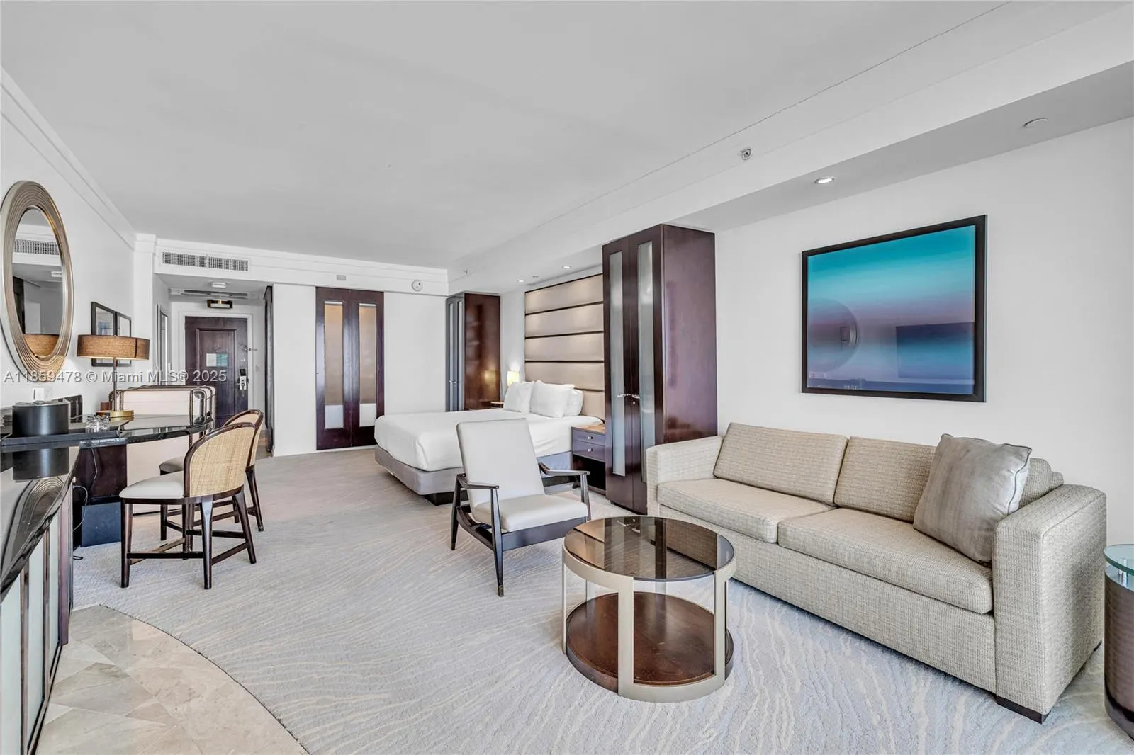 4391 Collins Ave, #1706-1707