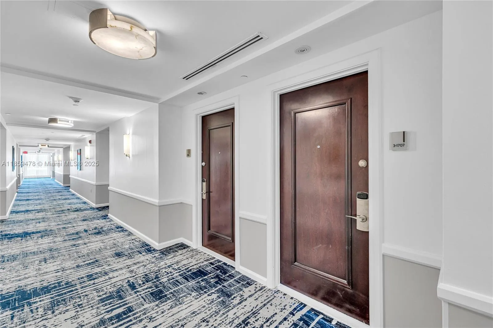 4391 Collins Ave, #1706-1707