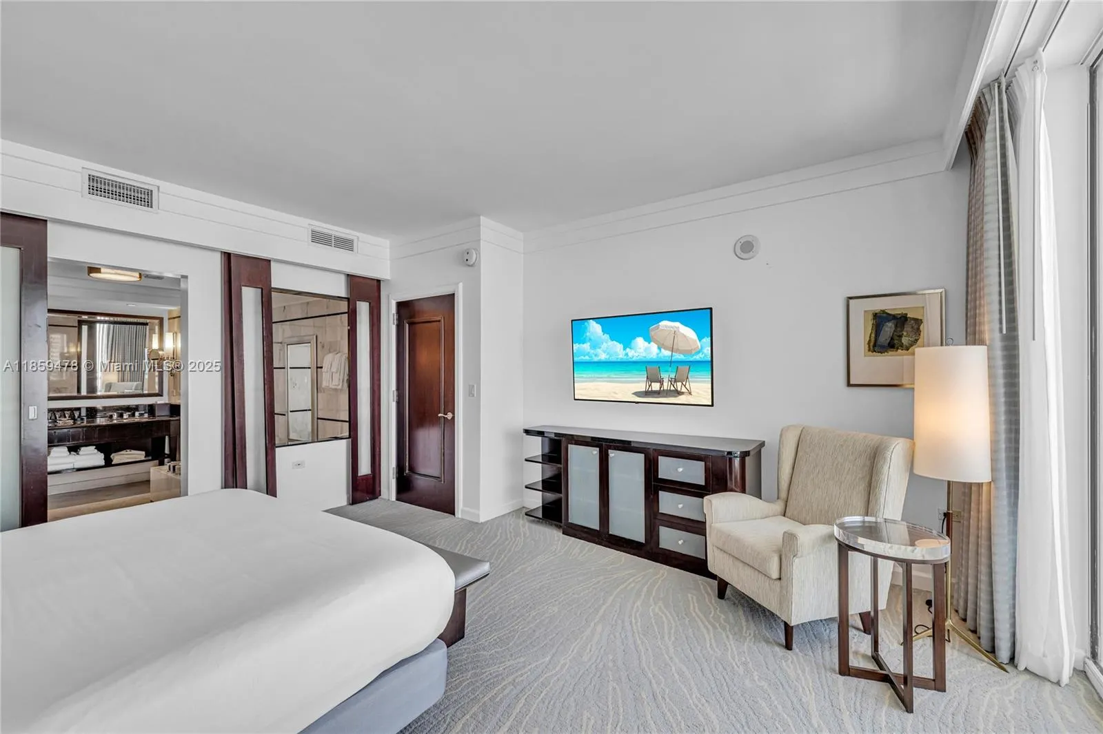 4391 Collins Ave, #1706-1707