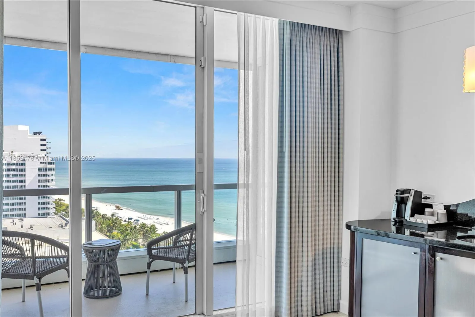 4391 Collins Ave, #1706-1707