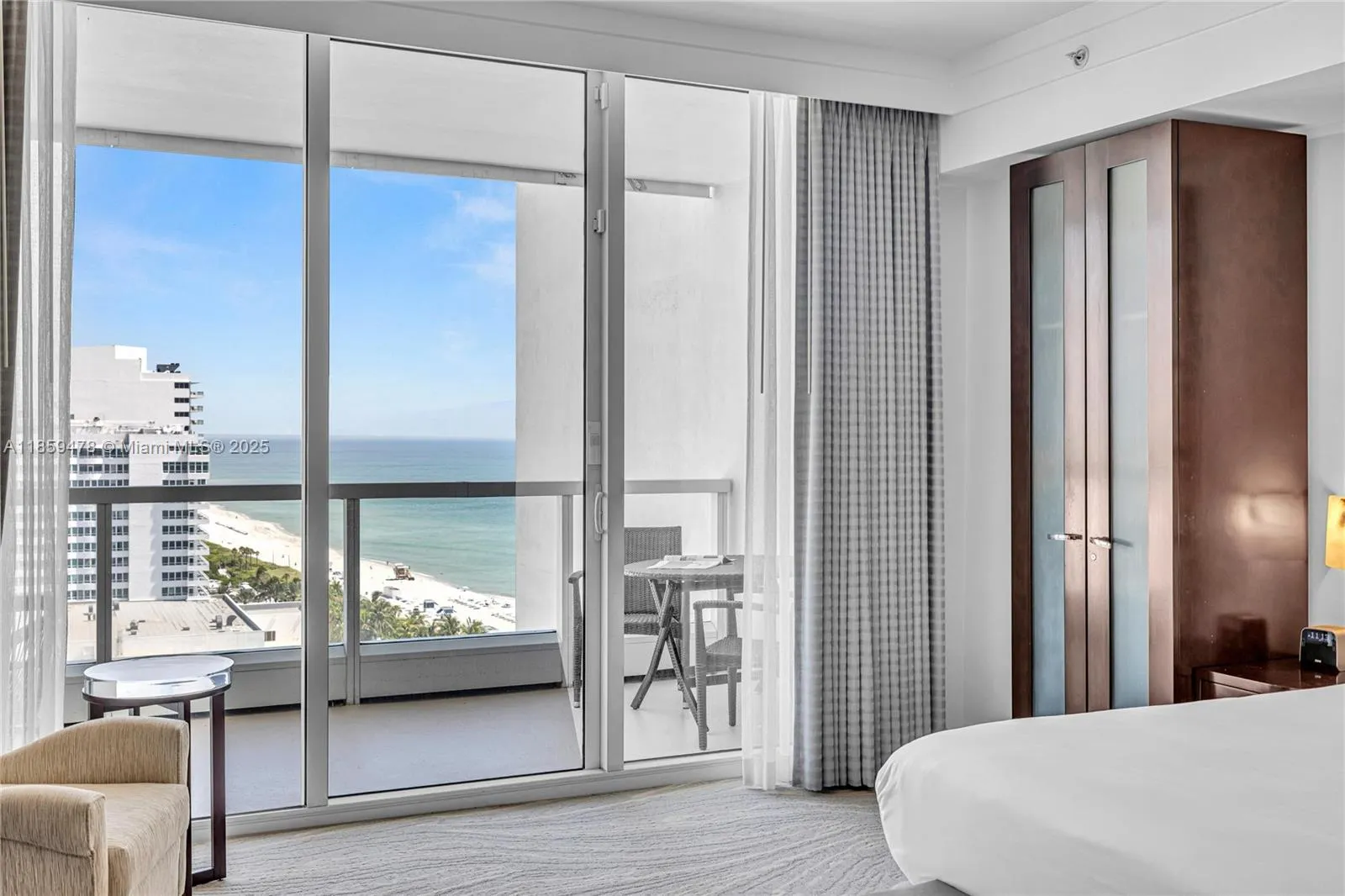 4391 Collins Ave, #1706-1707
