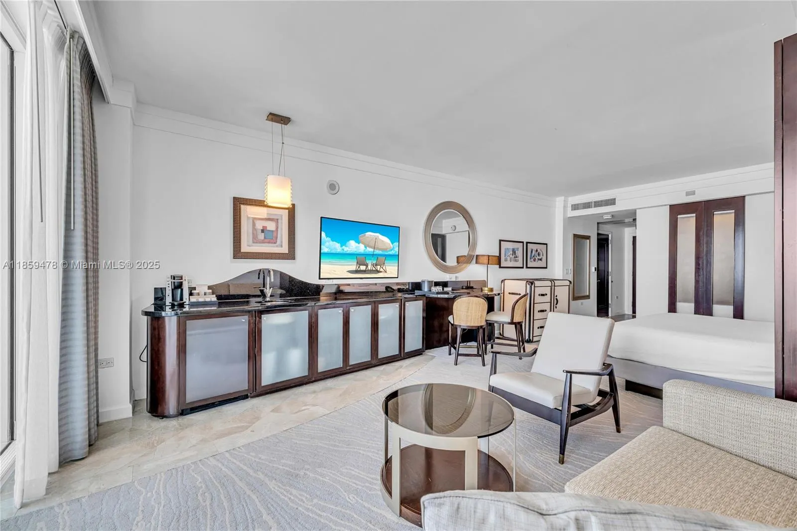 4391 Collins Ave, #1706-1707