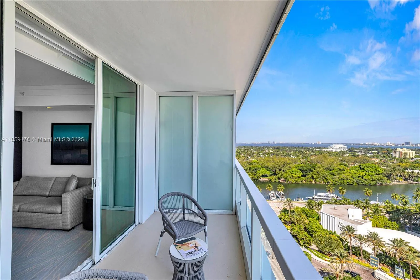 4391 Collins Ave, #1706-1707