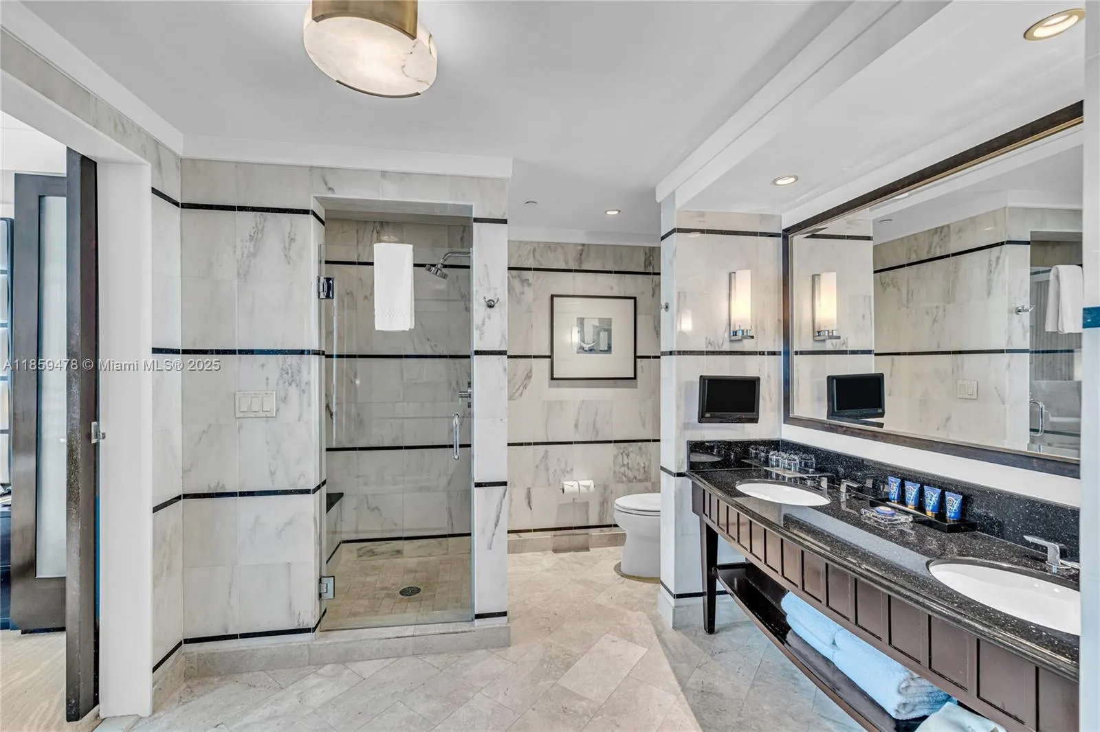 4391 Collins Ave, #1706-1707