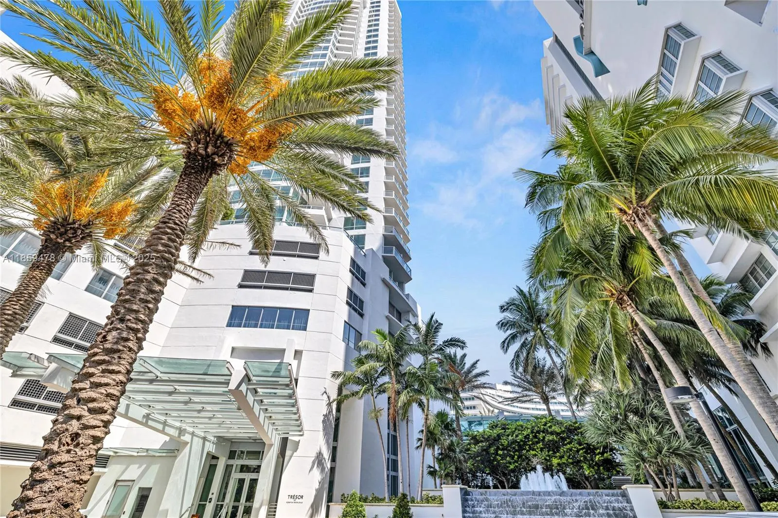 4391 Collins Ave, #1706-1707