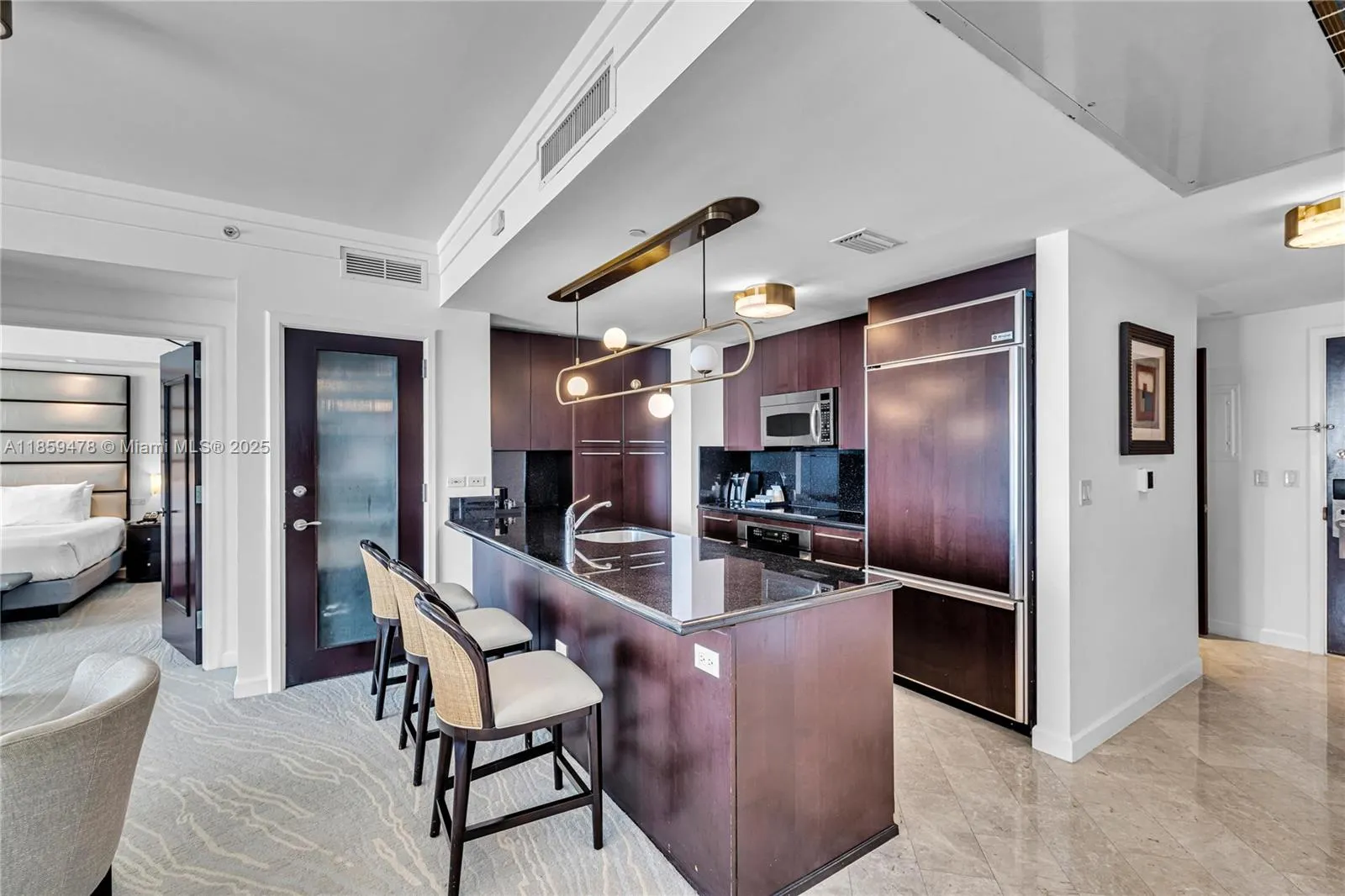 4391 Collins Ave, #1706-1707