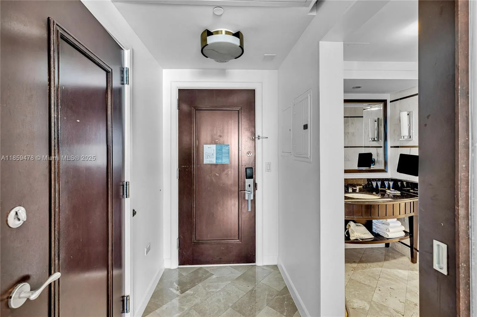 4391 Collins Ave, #1706-1707