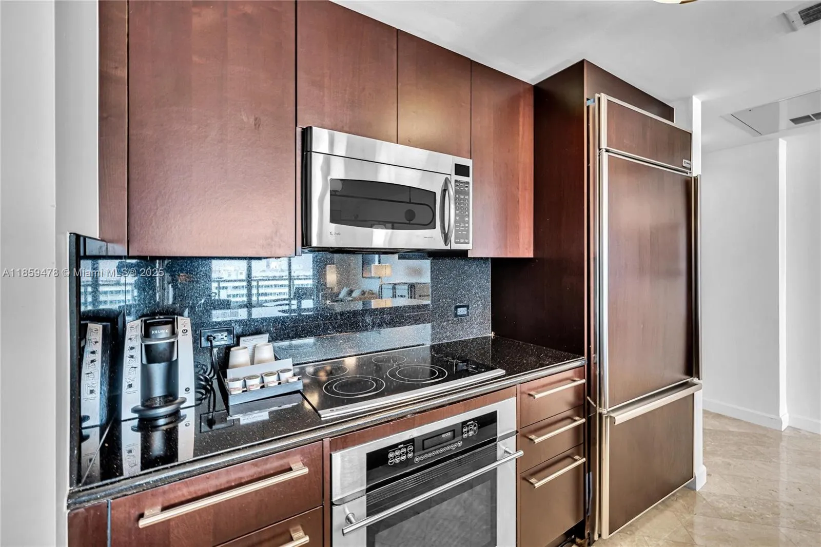 4391 Collins Ave, #1706-1707